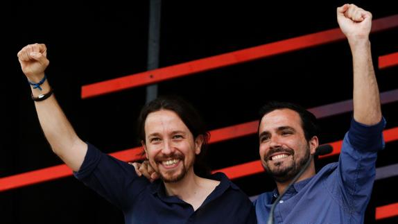 Iglesias, junto a Garzón en Barcelona. 