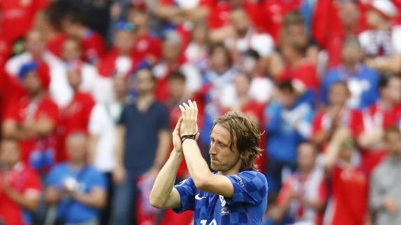 Modric es sustituido en su último partido. 