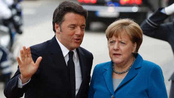 Matteo Renzi y Angela Merkel. 