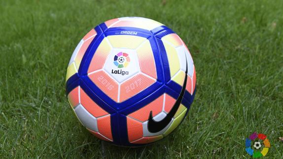 El nuevo balón de la Liga. 