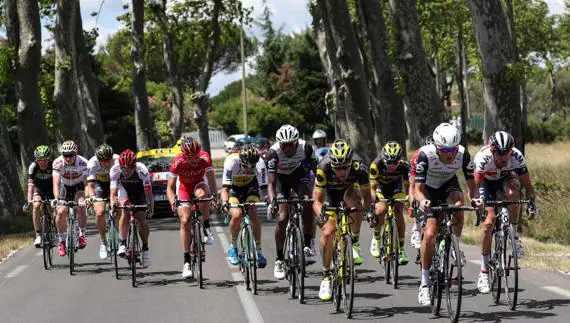 n grupo de ciclistas del Tour de Francia. 