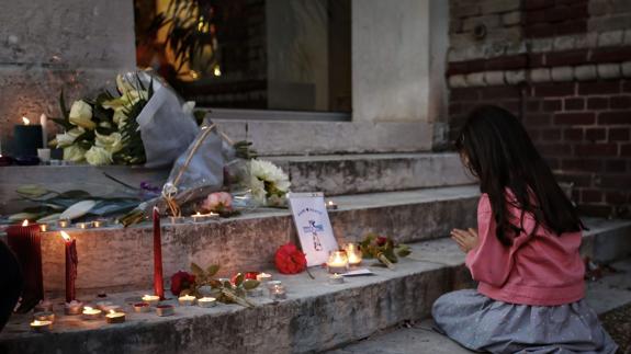 Homenaje al sacerdote asesinado en Normandía.