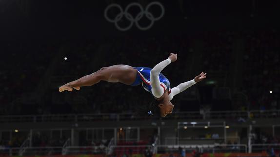 Simone Biles, durante la competición. 