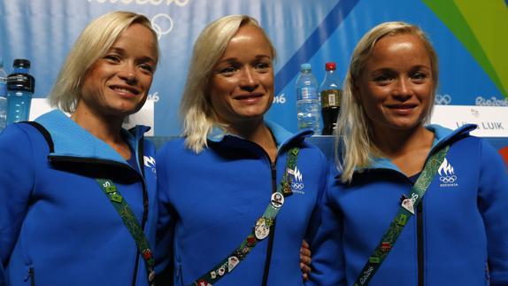 Las hermanas Luik, en un acto. 