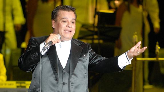 El cantante y compositor mexicano Juan Gabriel.