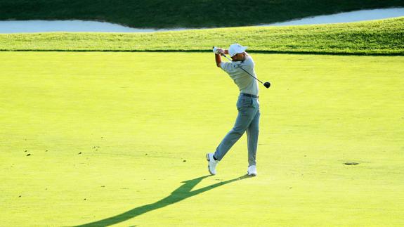 Sergio García tras golpear una bola. 