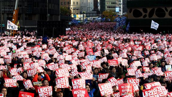 Miles de manifestantes en Seúl.