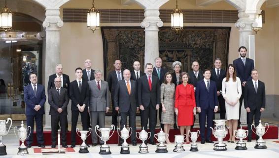 Los Reyes de España presidieron la entrega de los Premios Nacionales del Deporte. 