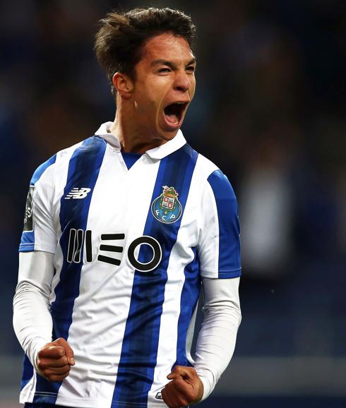 Óliver Torres celebra un gol con el Oporto. 