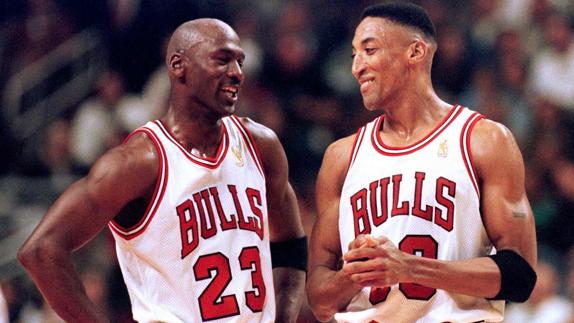 Michael Jordan y Scottie Pippen. 