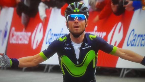 Alejandro Valverde celebra la victoria de etapa. 