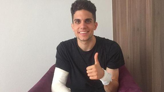 Marc Bartra, en la imagen que publicó tras ser operado. 