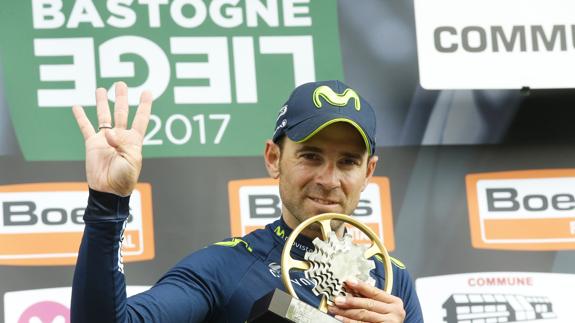 Valverde, rey de Lieja por cuarta vez, en memoria de Scarponi