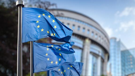La UE aprueba normas para evitar la evasión fiscal de multinacionales en terceros países