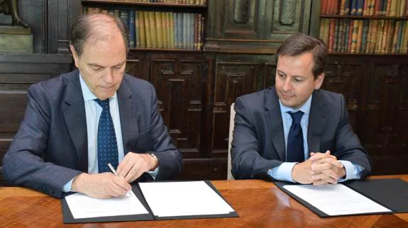 La firma entre Infoempleo y Foment realizada en Barcelona.