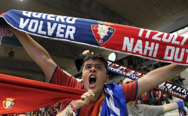 Un aficionado de Osasuna, la temporada pasada. 