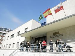 Exterior de los Juzgados de Castro Urdiales
