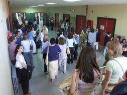 La Consejería de Educación y los sindicatos dan la espalda a los opositores a maestro