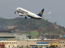 Según Ryanair, los aeropuertos regionales han perdido 8 millones de pasajeros en España en los tres primeros meses del año./M. DE LAS CUEVAS.