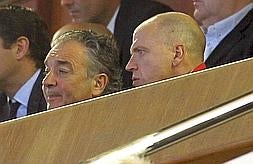Ángel Lavín y Javier Soler, el sábado en el palco de El Sardinero. / Celedonio