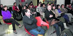 La Guardia Civil advierte a los jóvenes: «Internet no es sitio para hacer amigos»