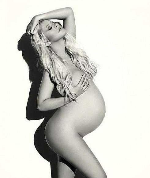 Christina Aguilera luce embarazo