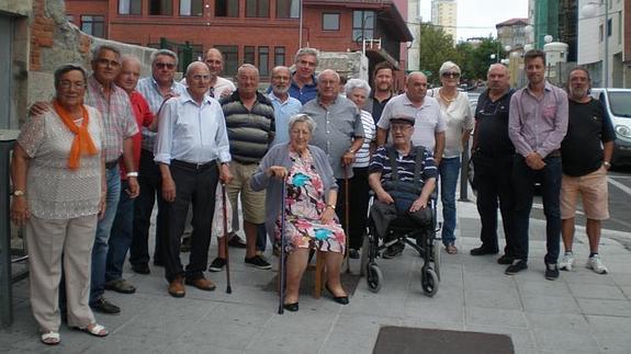 Los regionalistas mantuvieron un encuentro con los vecinos del barrio.