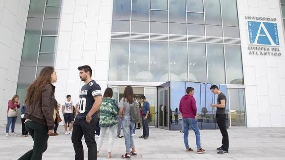 La primera universidad privada en Cantabria arranca hoy con 350 alumnos