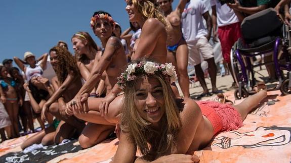 Las brasileñas quieren hacer topless