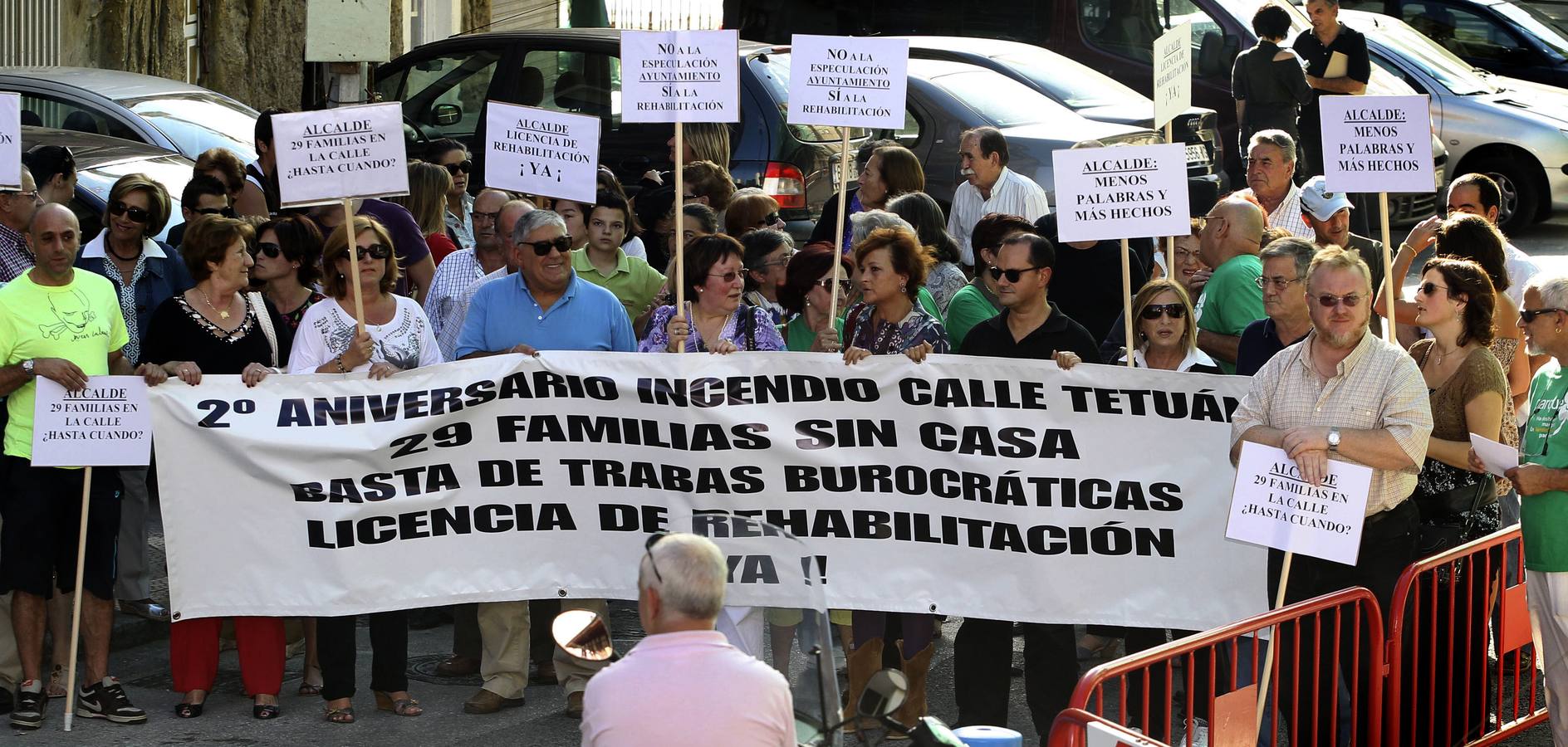 Imagen de una de las movilizaciones que convocaron las personas que perdieron su vivienda en el incendio, del que este año se cumplirán siete años. 