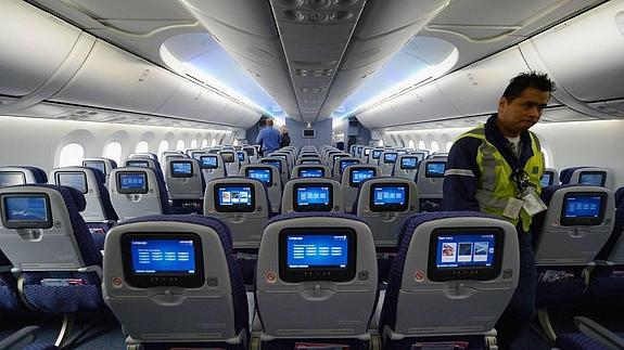 ¿Cuáles son los asientos más seguros de un avión?