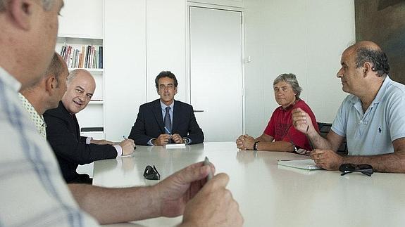 El Gobierno acelerará los trámites para facilitar la reapertura de Sniace