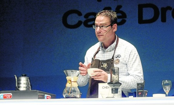 El autor de este artículo, durante su ponencia en Cocinart. 