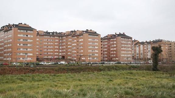 Hilera de edificios de Luis Quintanilla Isasi en la que se han registrado los robos en trasteros.