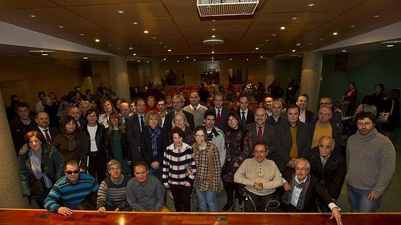 La entrega del premio reunió a los autores de la serie, a sus protagonistas y a una amplia representación institucional y del tejido social de la discapacidad.