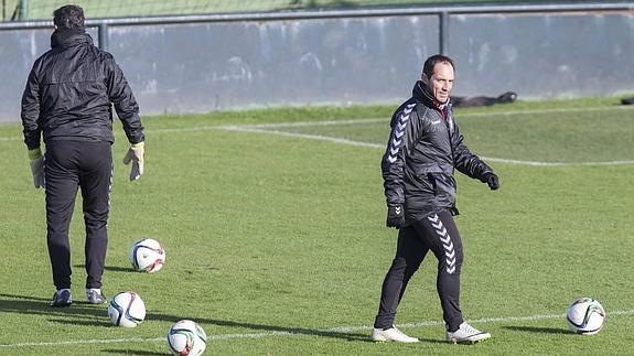 Munitis ha dirigido esta mañana el último entrenamiento antes del partido contra el Atlético Astorga.