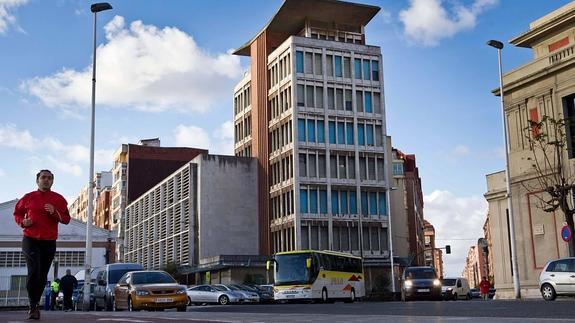 El edificio de Tabacalera, vacío y en desuso desde hace quince años.