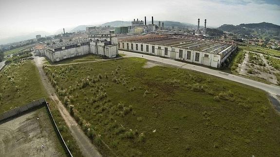 Instalaciones fabriles de Sniace, en Torrelavega.