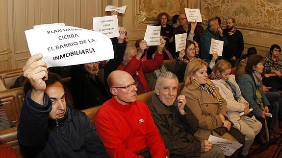 Vecinos y comerciantes de La Inmobiliaria mostraron su rechazo a los cambios de movilidad en algunas calles.