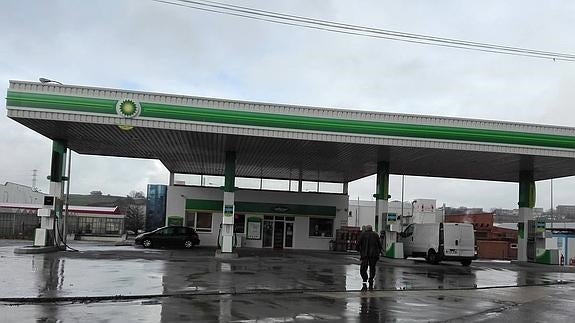 Gasolinera situada a la entrada de Mercasantander.
