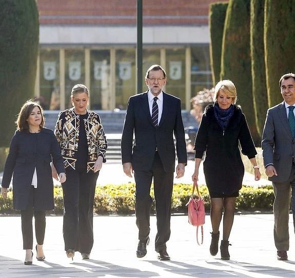 Sáenz de Santamaría, Cifuentes, Rajoy y Aguirre, en un acto en noviembre del año pasado.