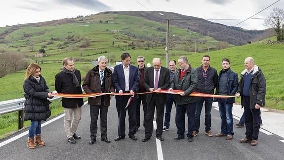 Inauguración del nuevo vial