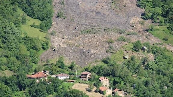 El argayo de Sebrango continúa siendo una amenaza