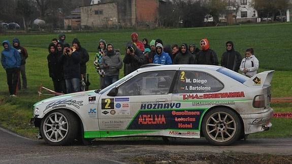 Hoznayo abre el calendario de rallies en la región. En la imagen Marcos Diego, uno de los favoritos al triunfo.