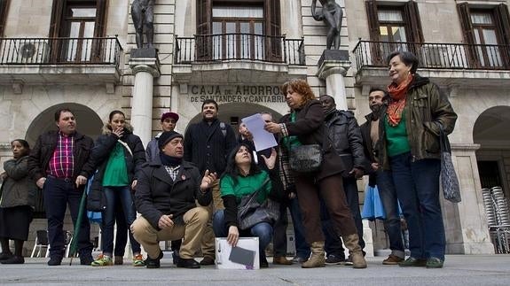 La plataforma ha solicitado una reunión con Liberbank y el Gobierno regional