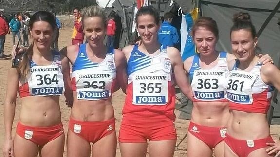 El equipo femenino de Cantabria, ayer en Calatayud