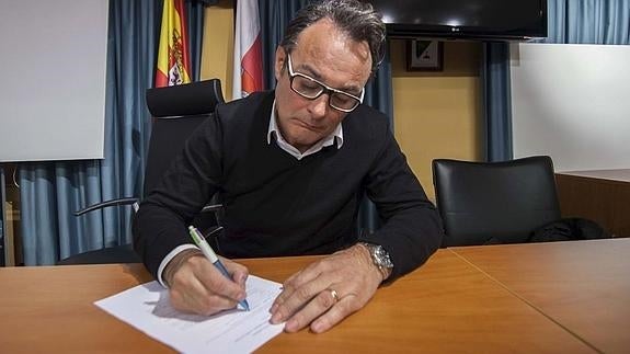 El alcalde de Vega de Pas tendrá sueldo, con una dedicación parcial