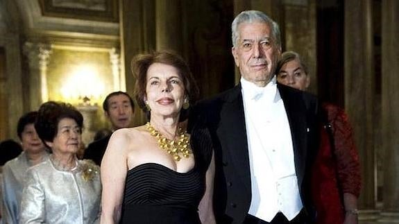 La mujer de  Mario Vargas Llosa llega a España