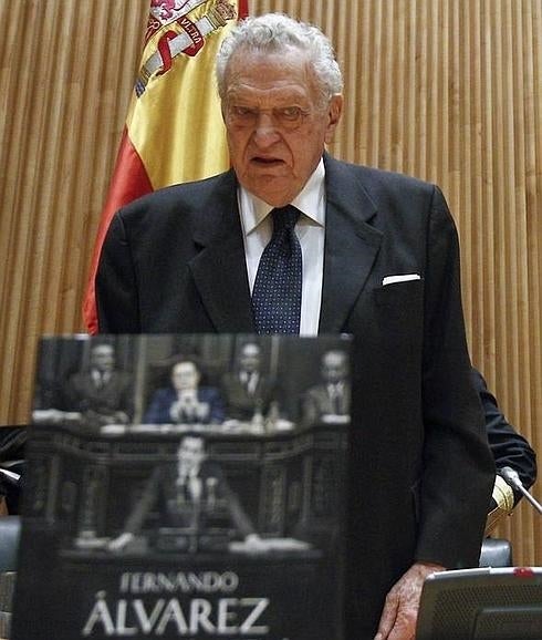 Fernando Álvarez de Miranda presentó en el Congreso sus memorias bajo eñ título 'La España que soñé'.