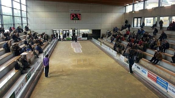 La bolera de La Cavada, donde el pasado domingo Riotuerto recibió a Renedo.